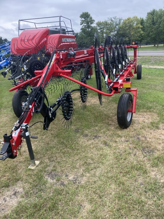 2022 Massey Ferguson 3983