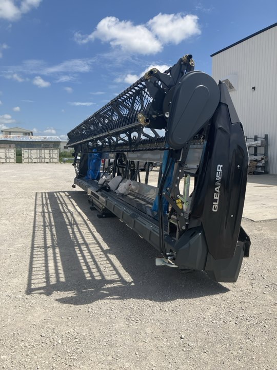 2025 Gleaner 9335