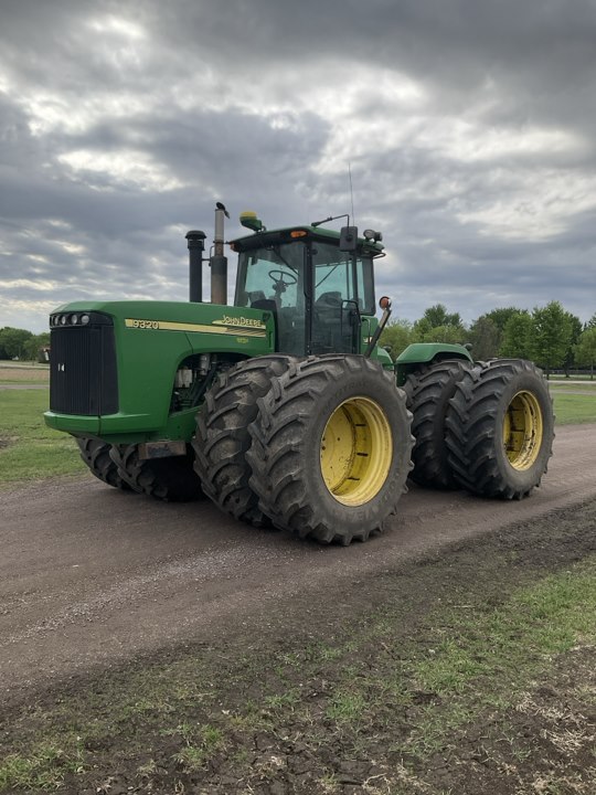 2006 John Deere 9320