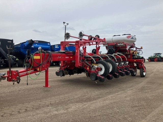 2013 White Planter 9816