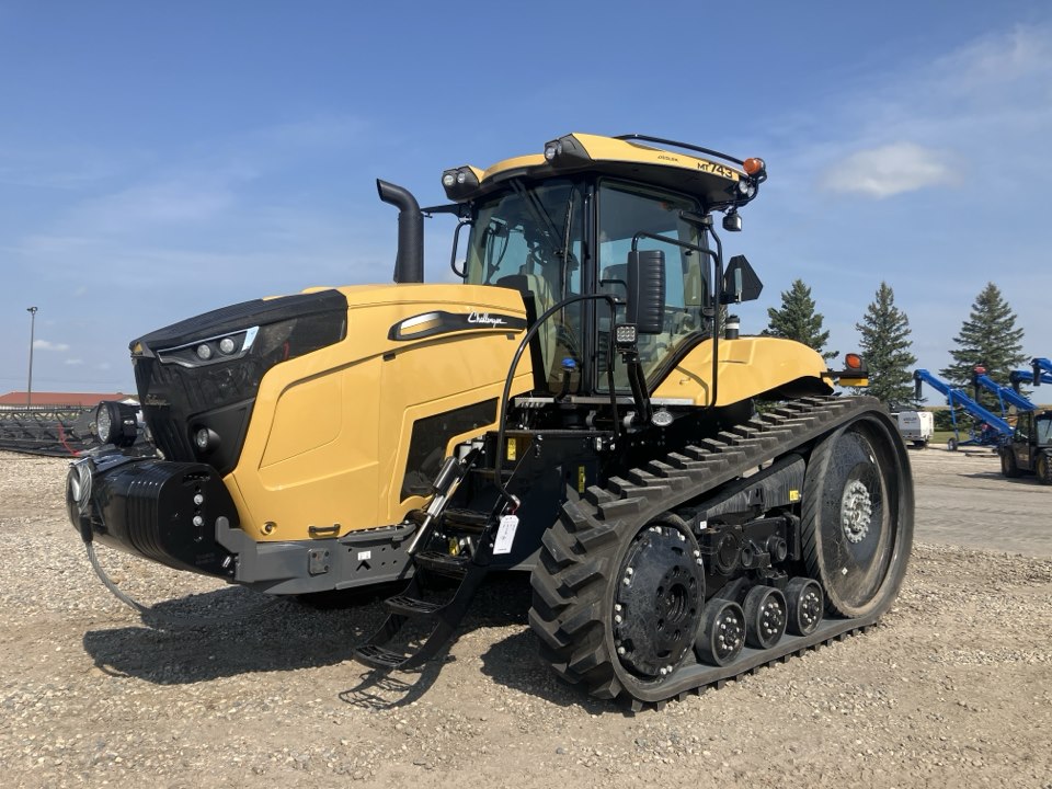 2020 Challenger MT743