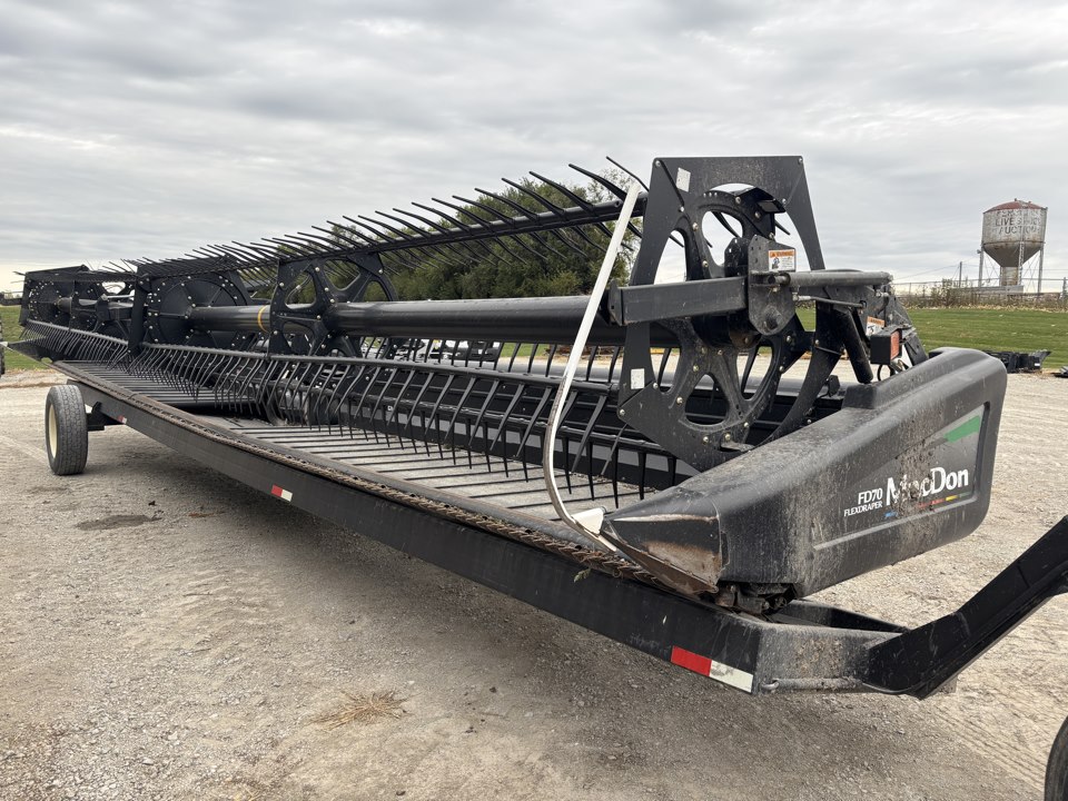 2012 MacDon FD70