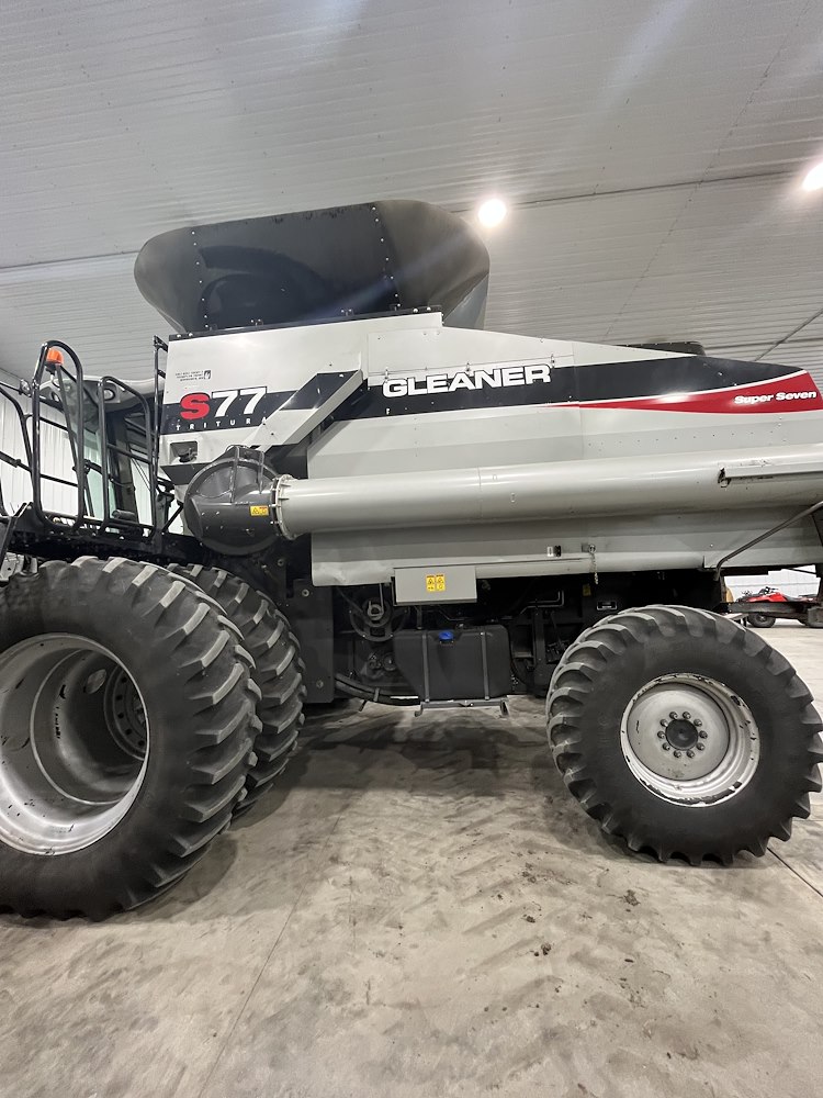 2012 Gleaner S77