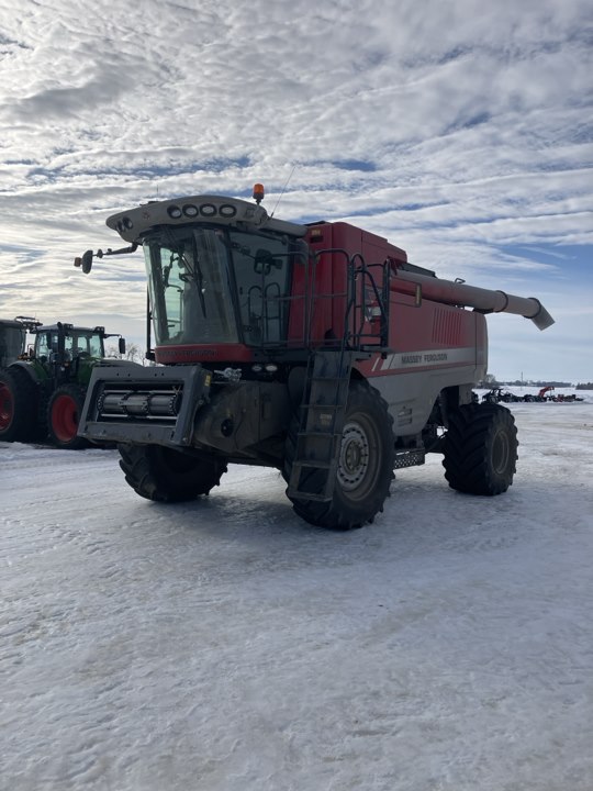 2014 Massey Ferguson 9560