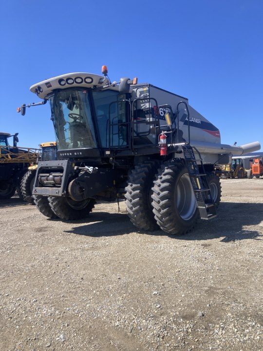 2013 Gleaner S67