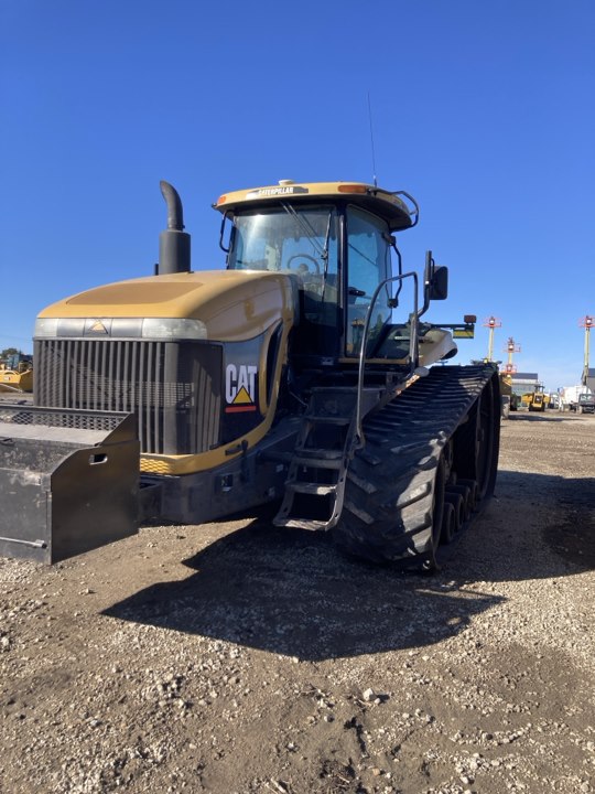 2004 Challenger MT845