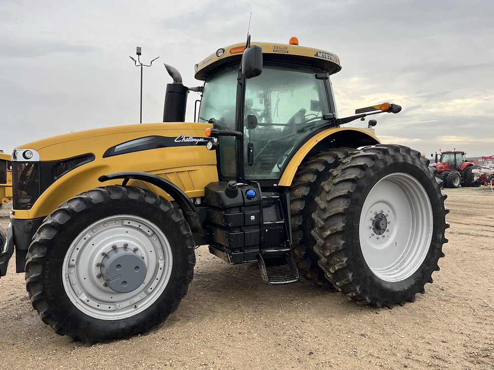 2012 Challenger MT675D