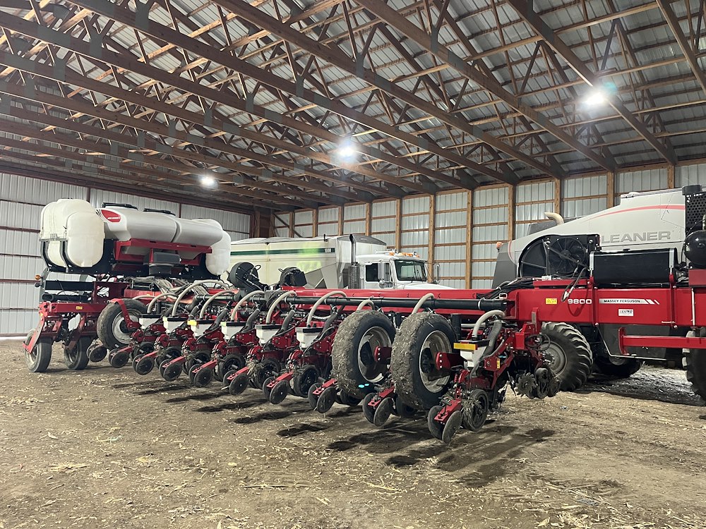 2015 White Planter 9824