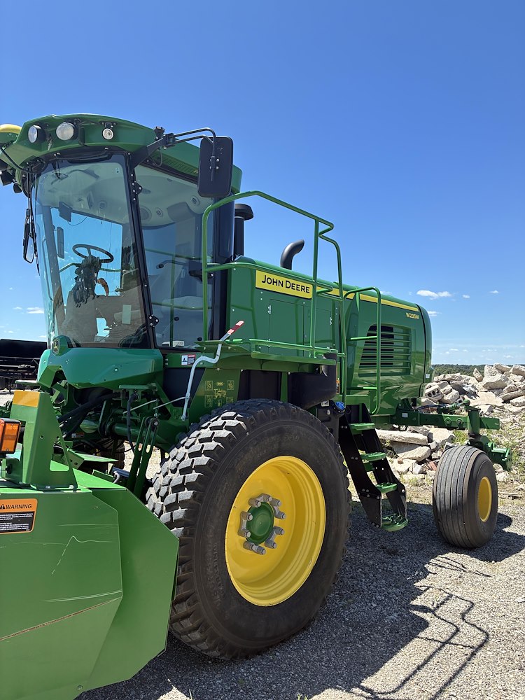 2022 John Deere W235M