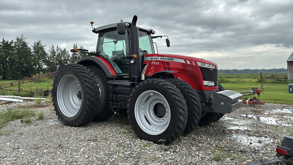  Massey Ferguson 8735