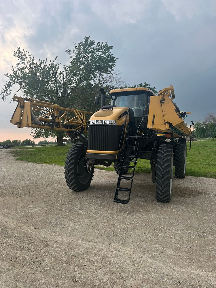 2017 Ag-Chem RG1300B