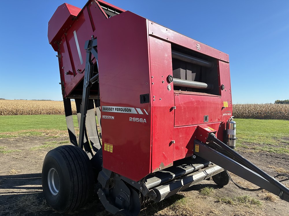 2018 Massey Ferguson 2956